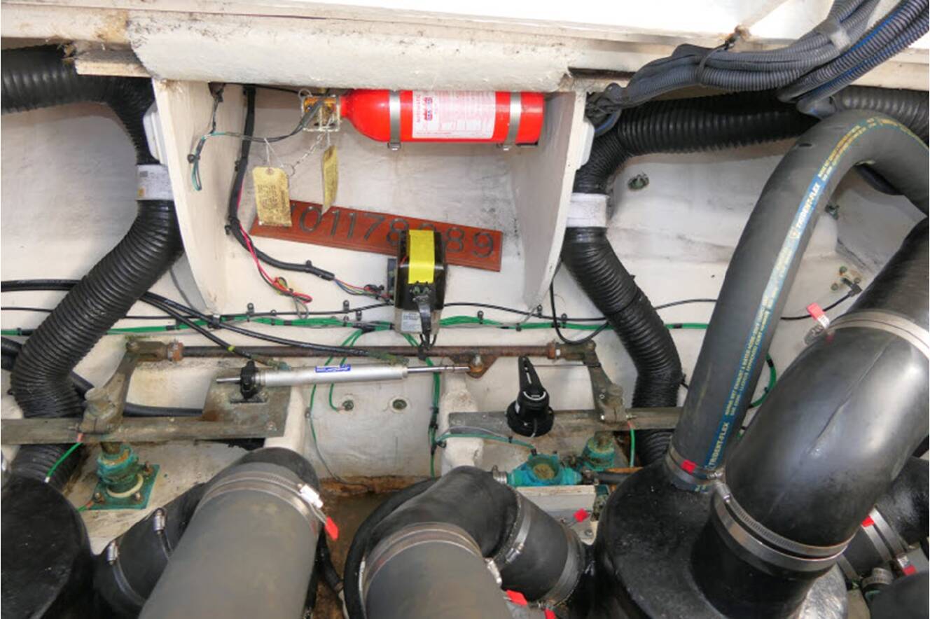 A photo of this 2005 Sea Ray 340 SUNDANCER