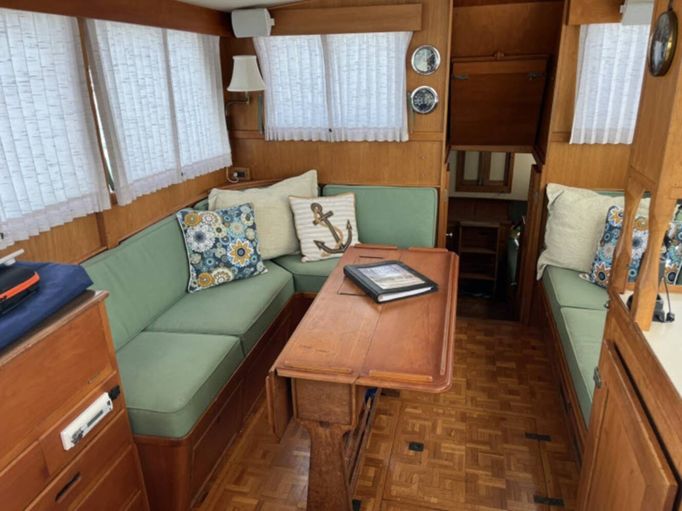 A photo of this 1981 Grand Banks 36 Classic