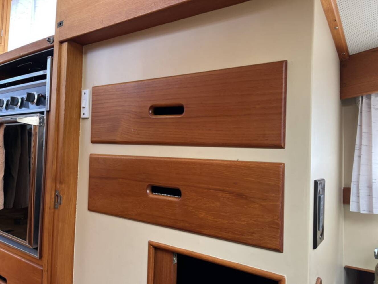A photo of this 1981 Grand Banks 36 Classic