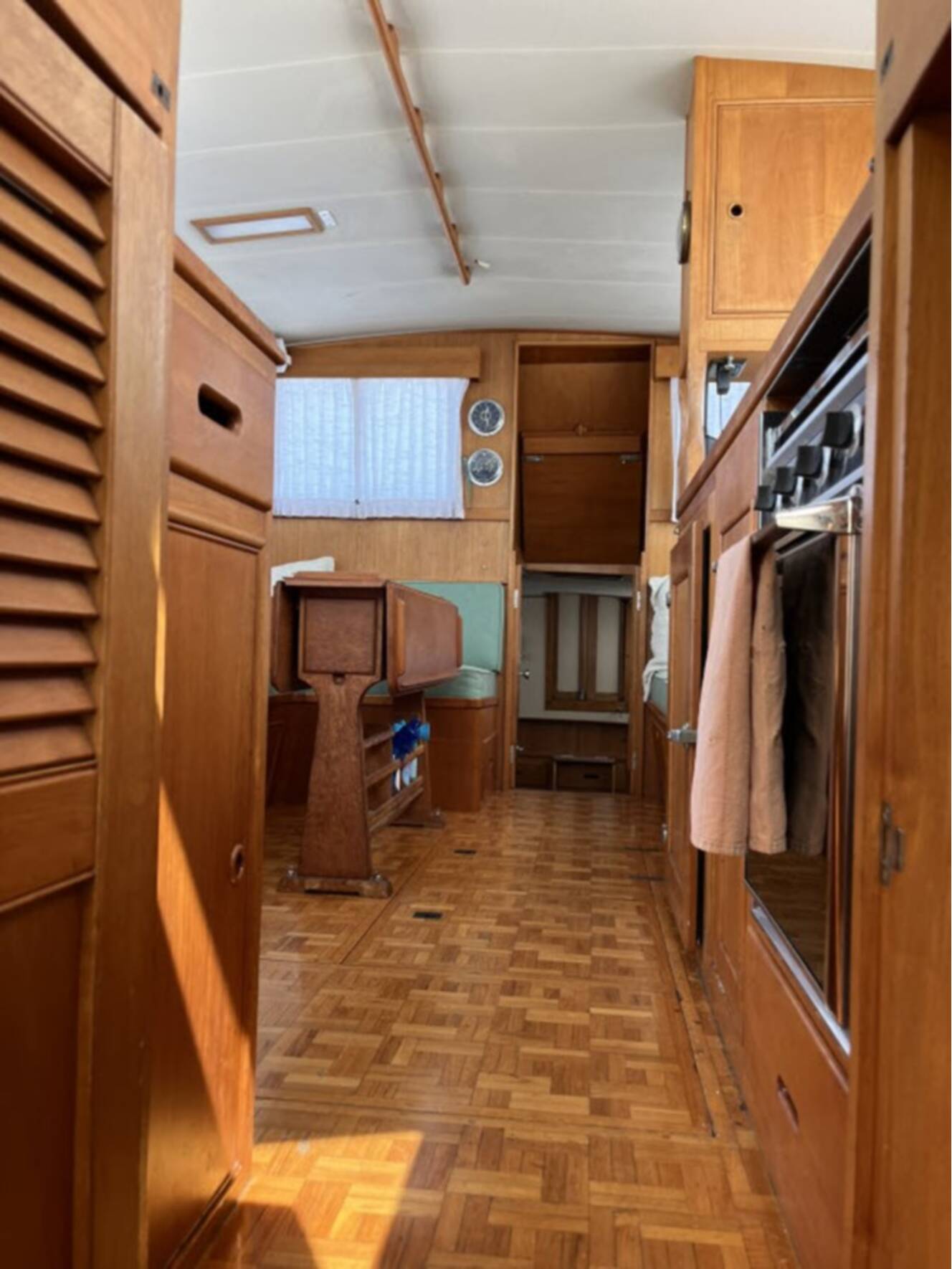A photo of this 1981 Grand Banks 36 Classic