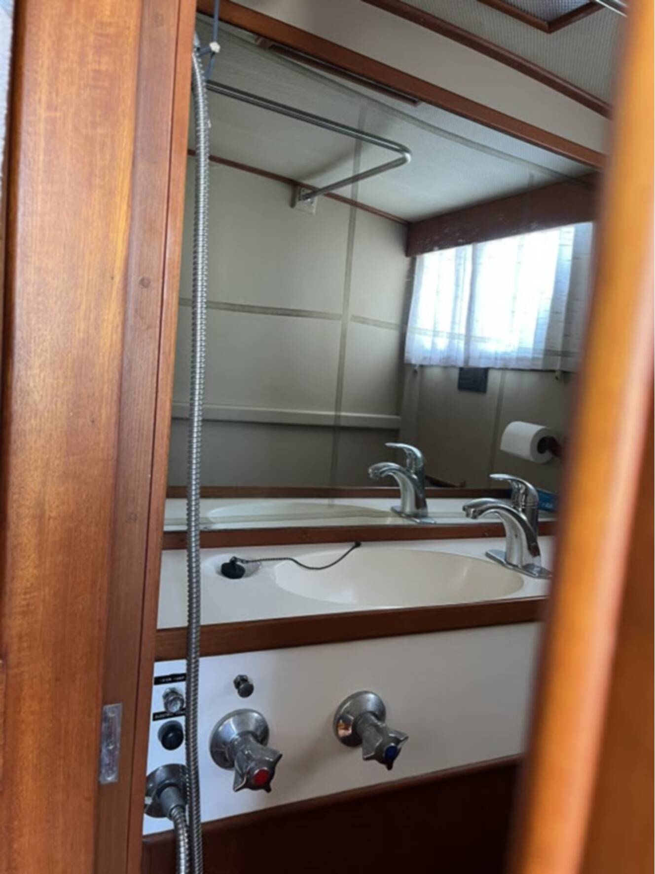 A photo of this 1981 Grand Banks 36 Classic