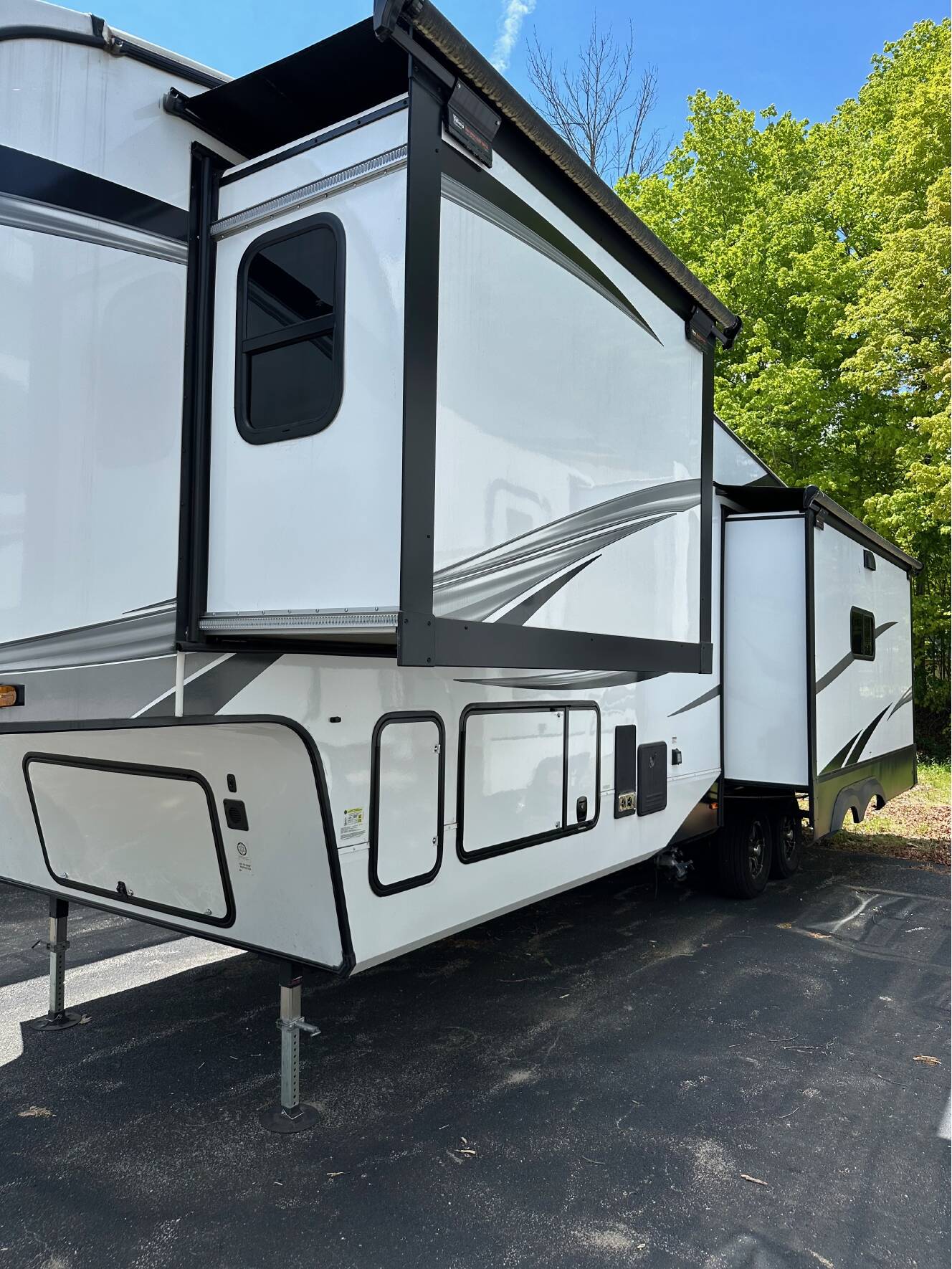 A photo of this 2023 Grand Design REFLECTION 337RLS
