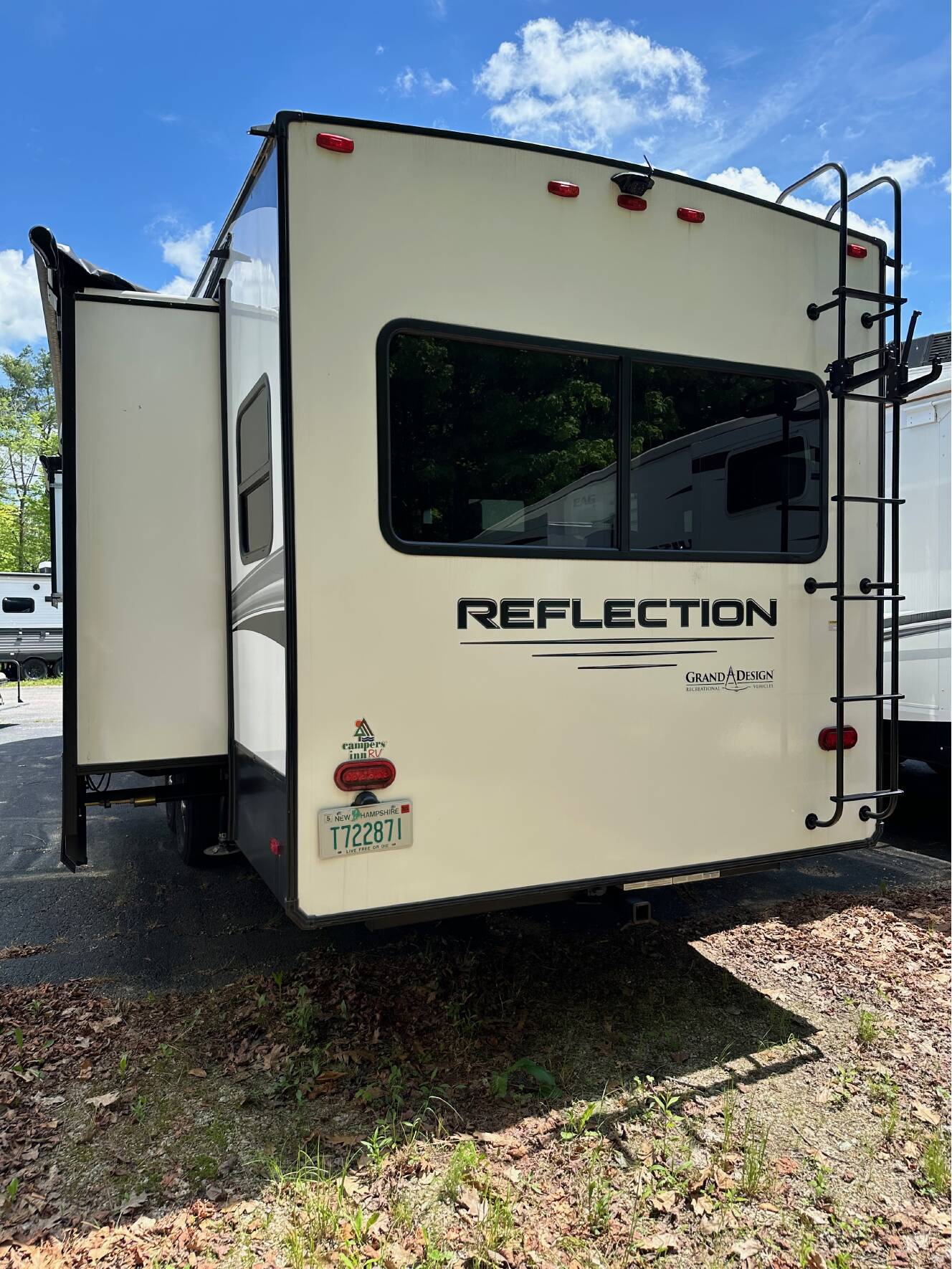 A photo of this 2023 Grand Design REFLECTION 337RLS