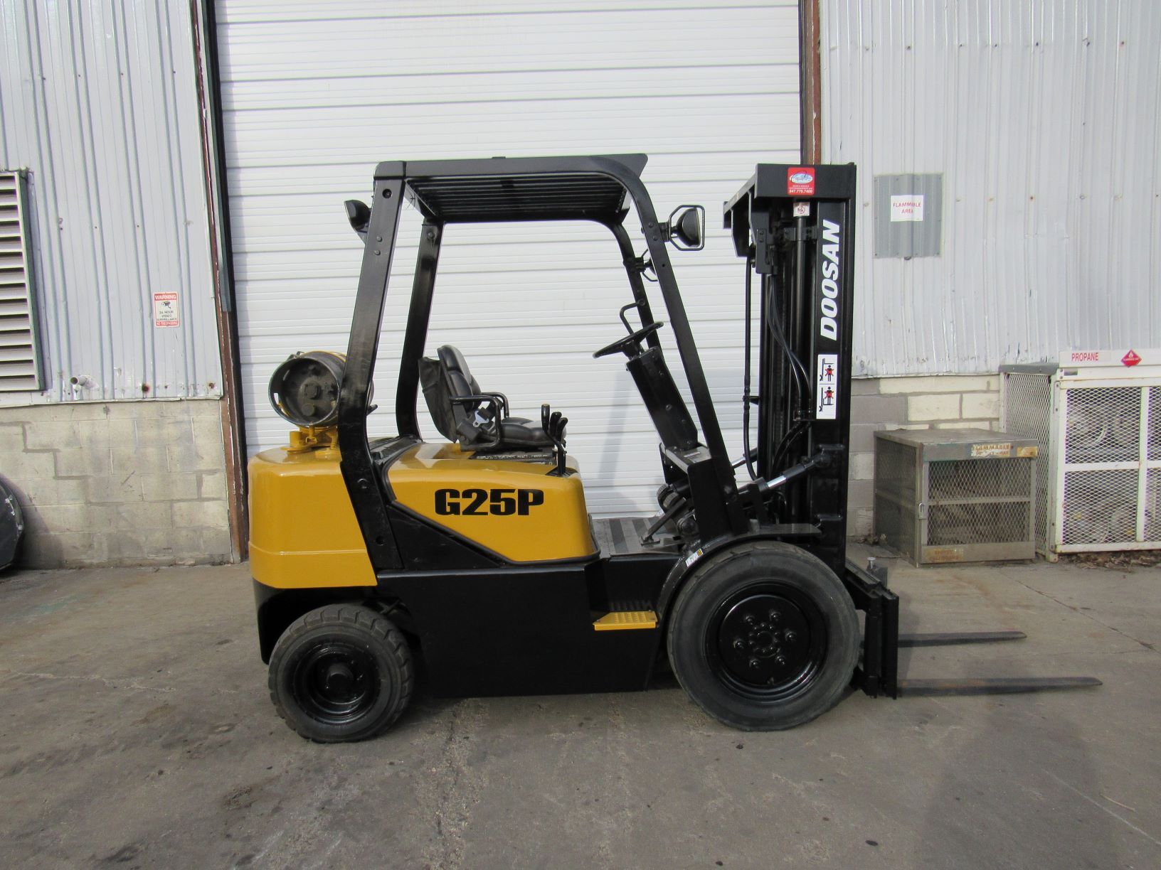 2005 DOOSAN G25P-3 in North Chicago, IL