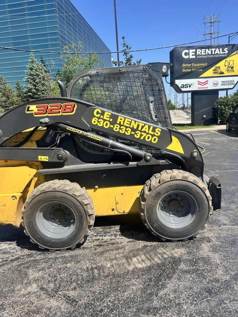 2021 NEW HOLLAND L328 in Elmhurst, IL