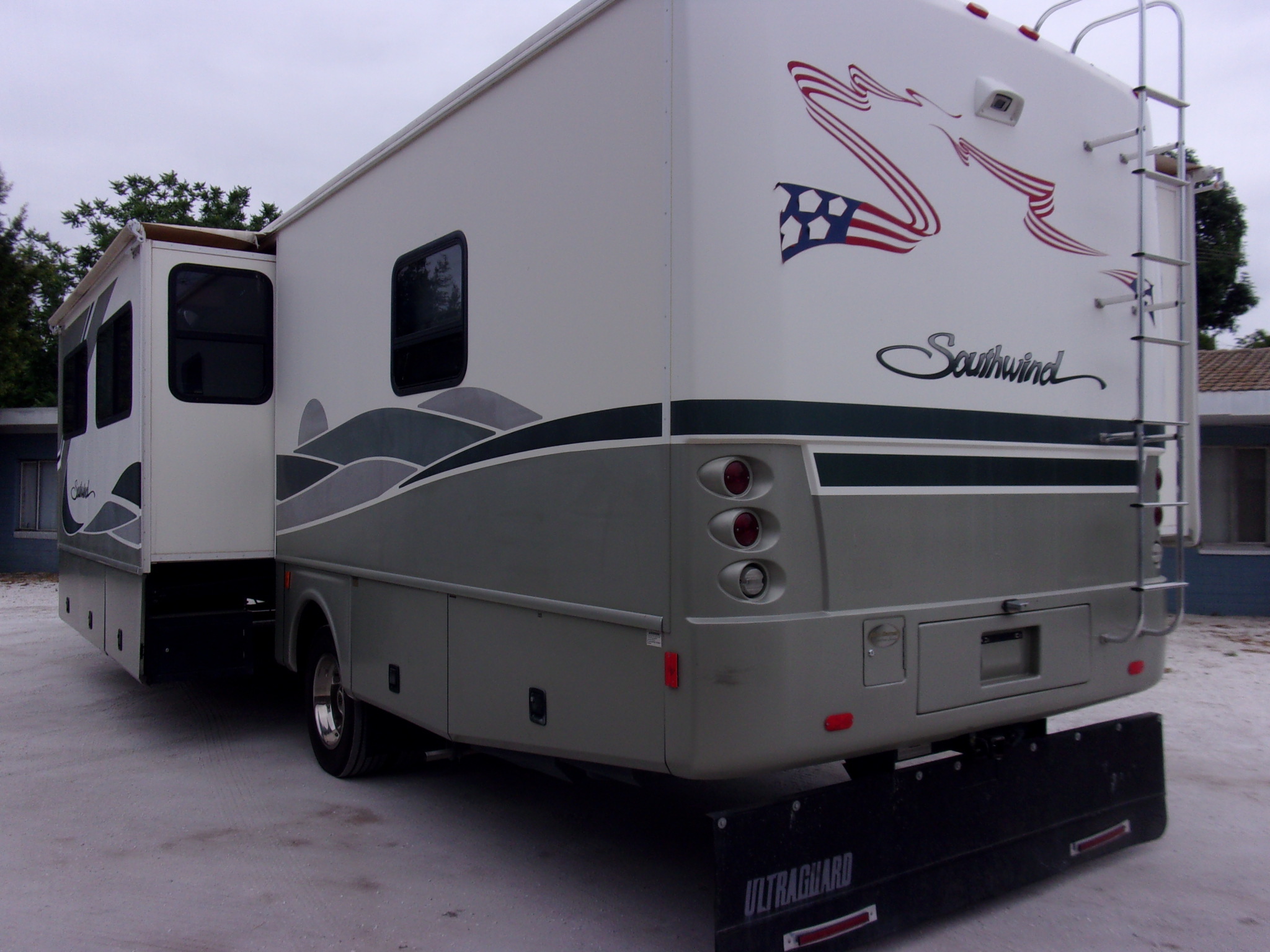 2004 Fleetwood southwind 32vs