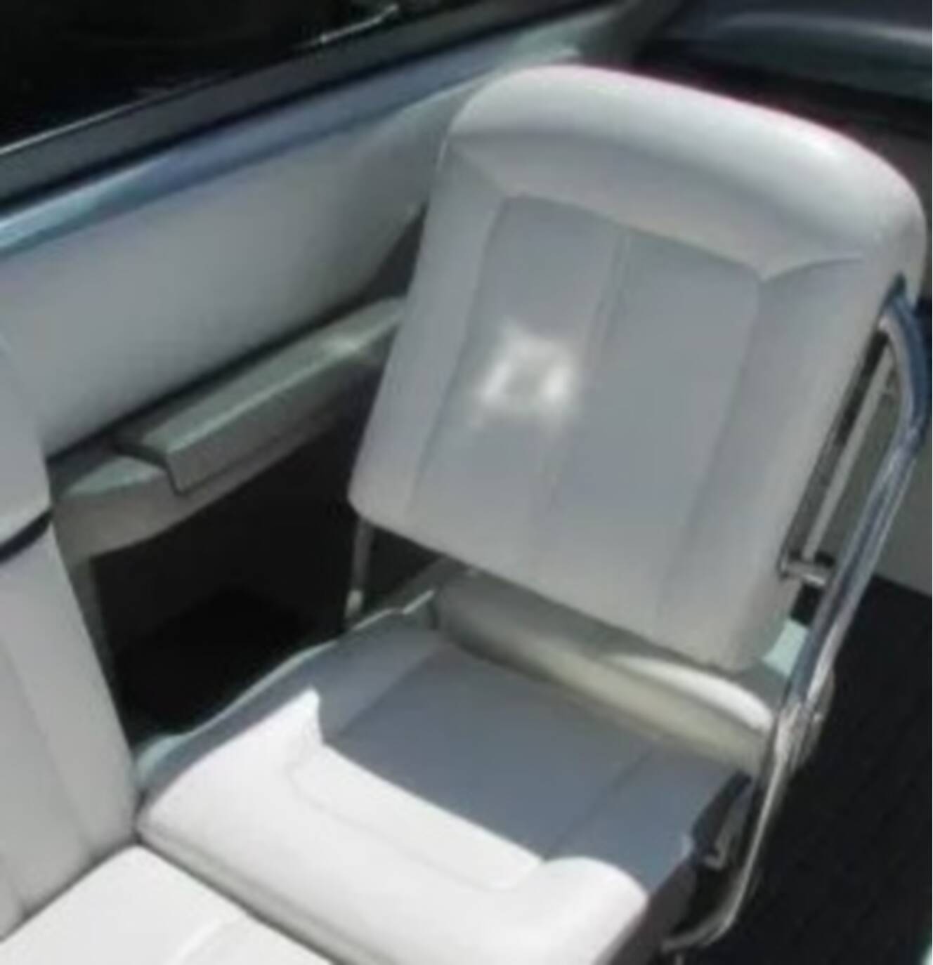 A photo of this 2005 Cobalt 24SX
