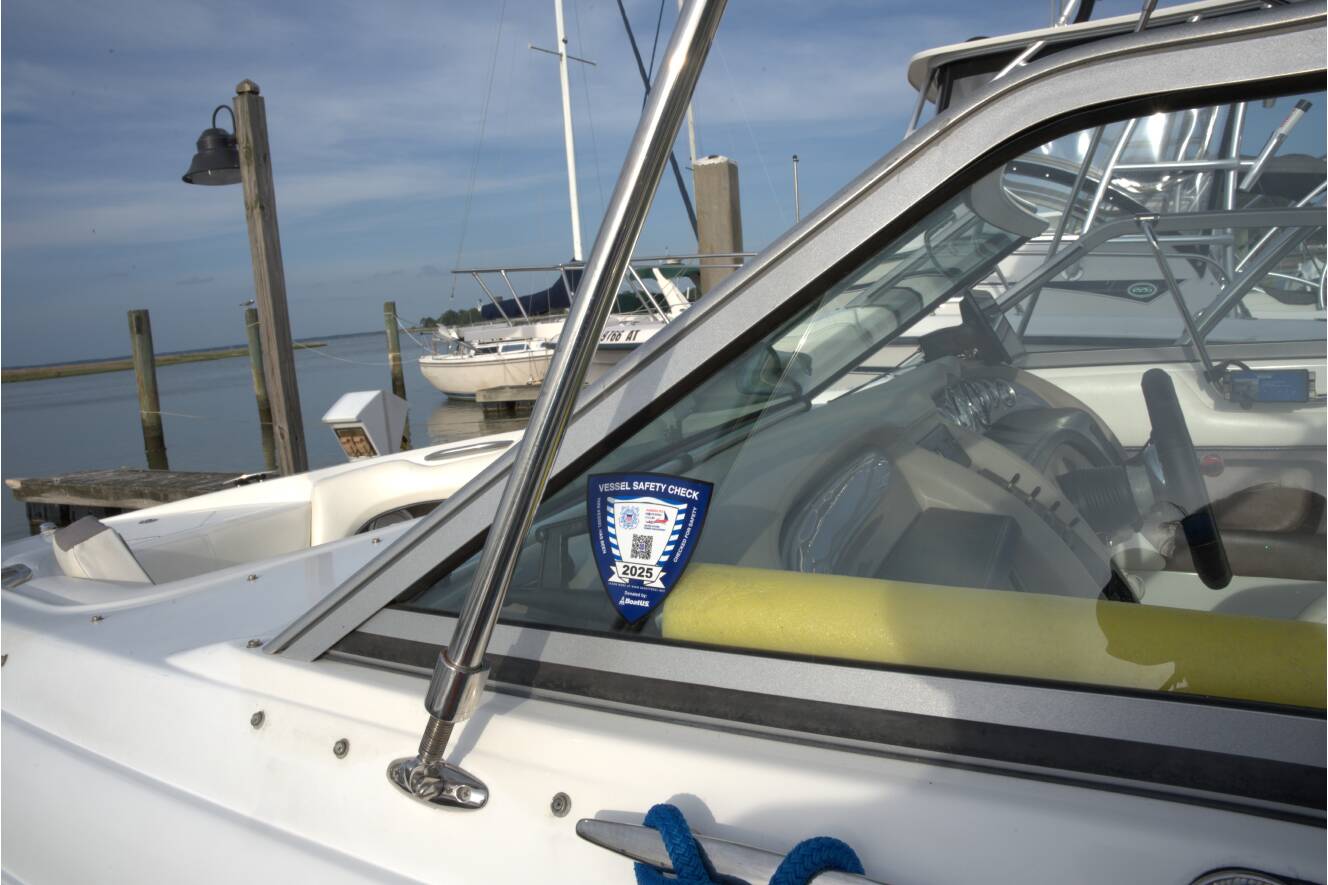 A photo of this 2005 Cobalt 24SX