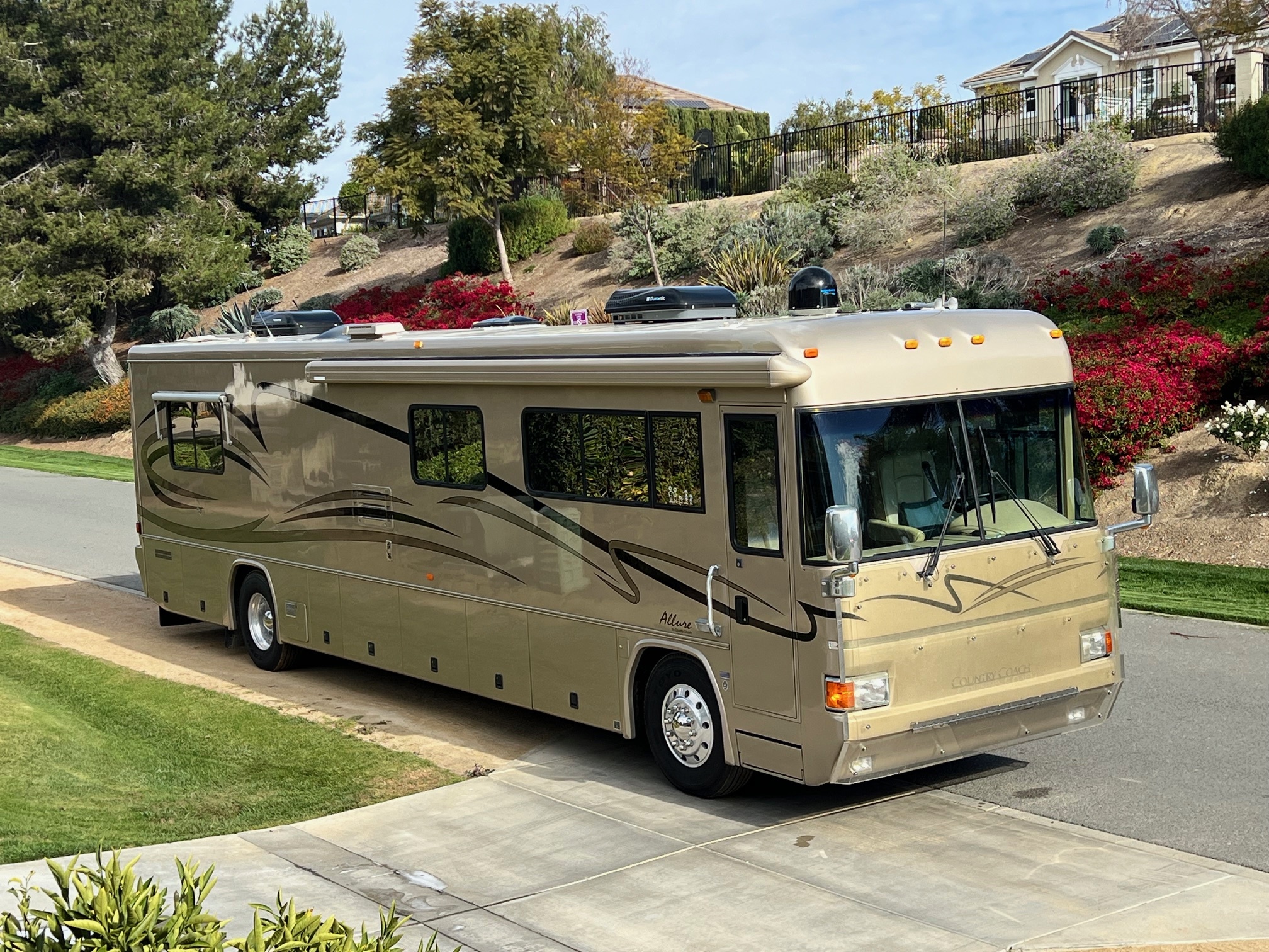 2002 Country Coach ALLURE 40 RV