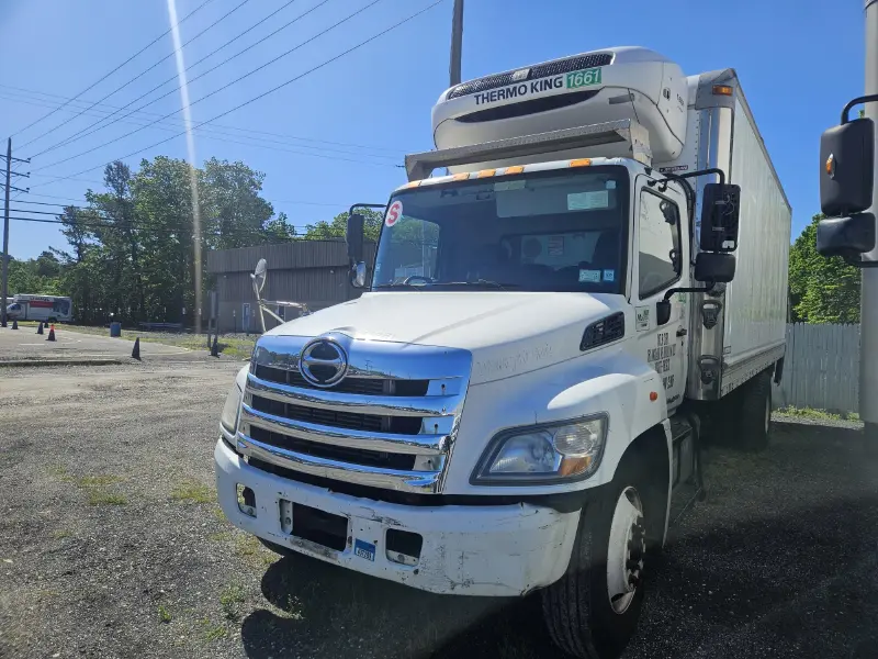 2015 HINO 268