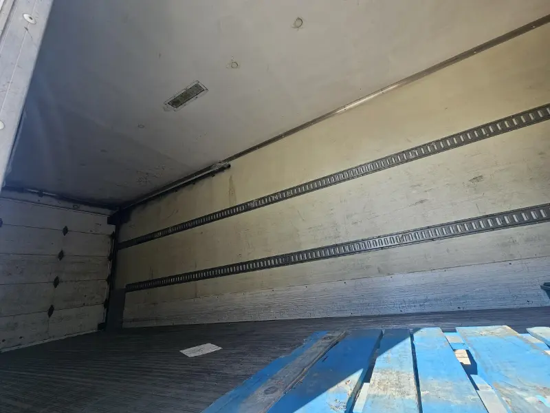2015 HINO 268
