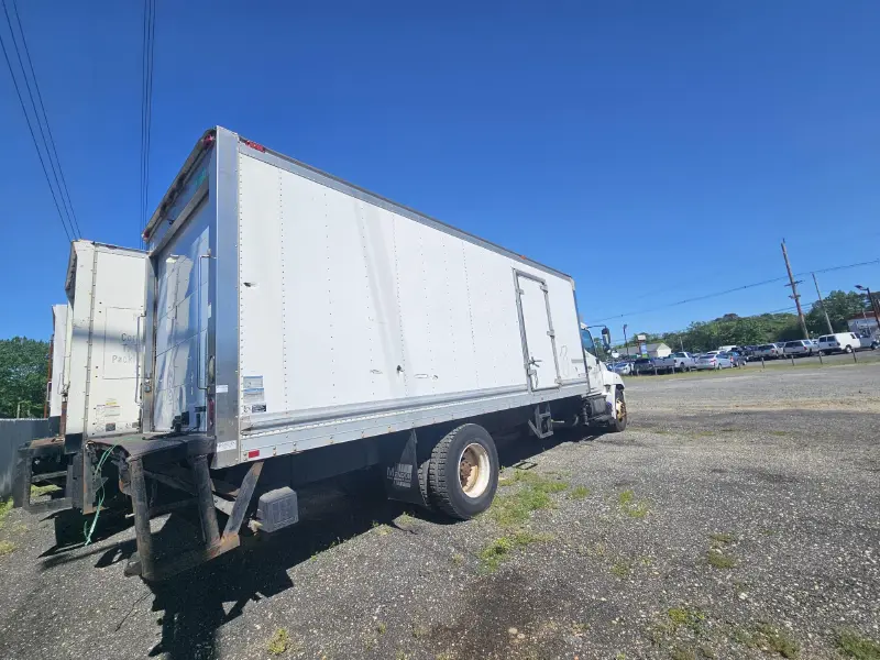 2015 HINO 268