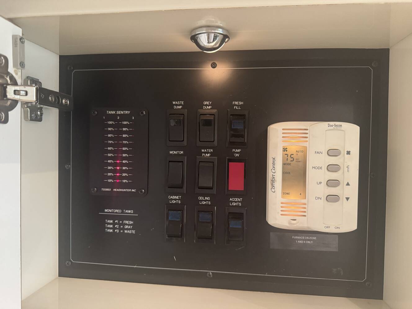 A photo of this 1999 Prevost VOGUE XL