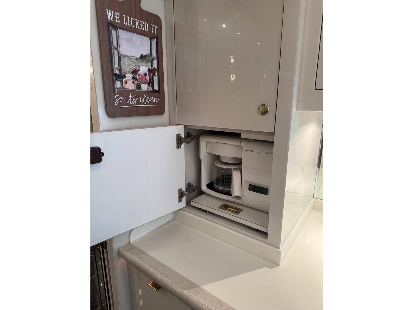 A photo of this 1999 Prevost VOGUE XL
