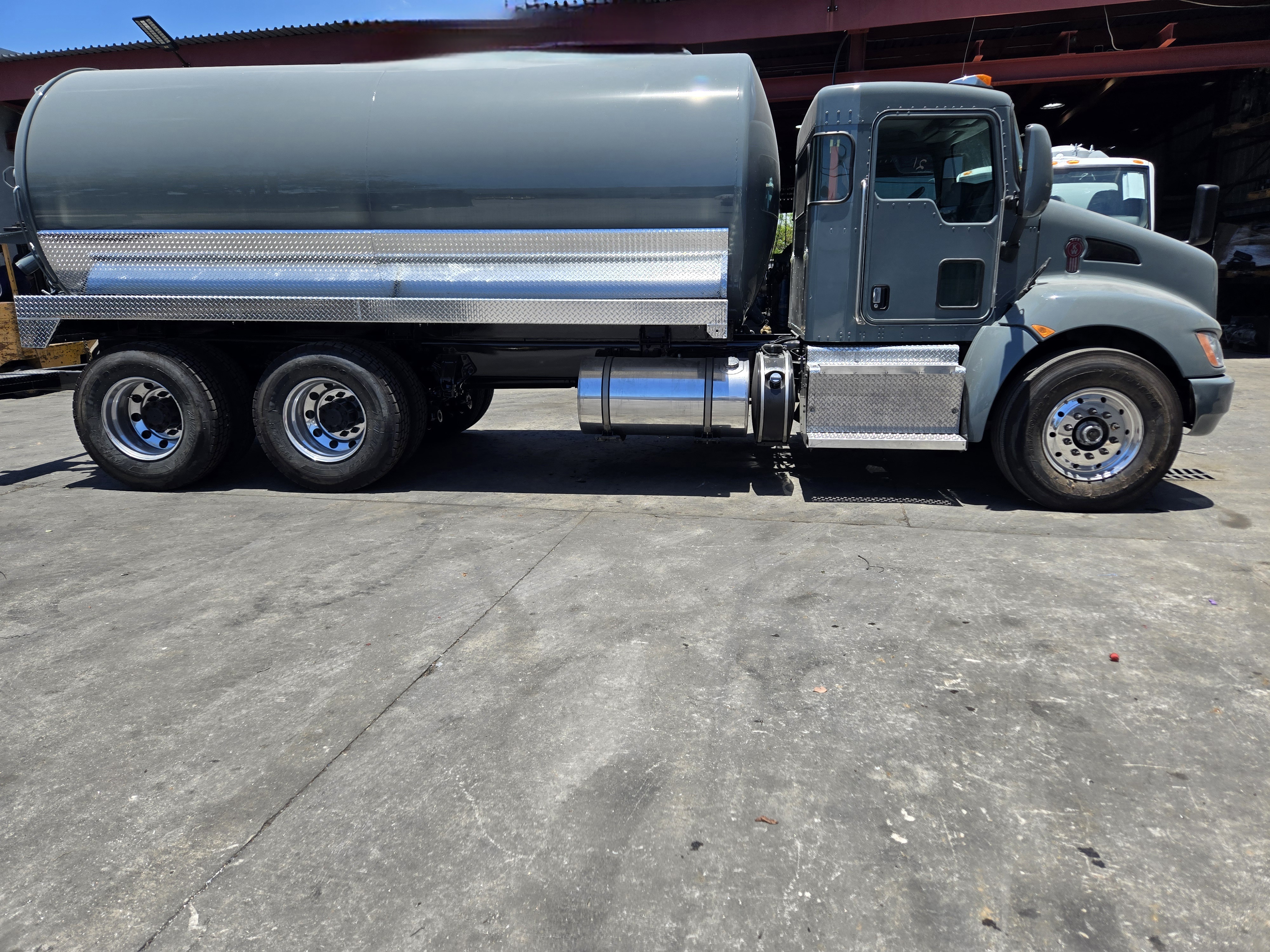 2020 KENWORTH T370 in Miami, FL