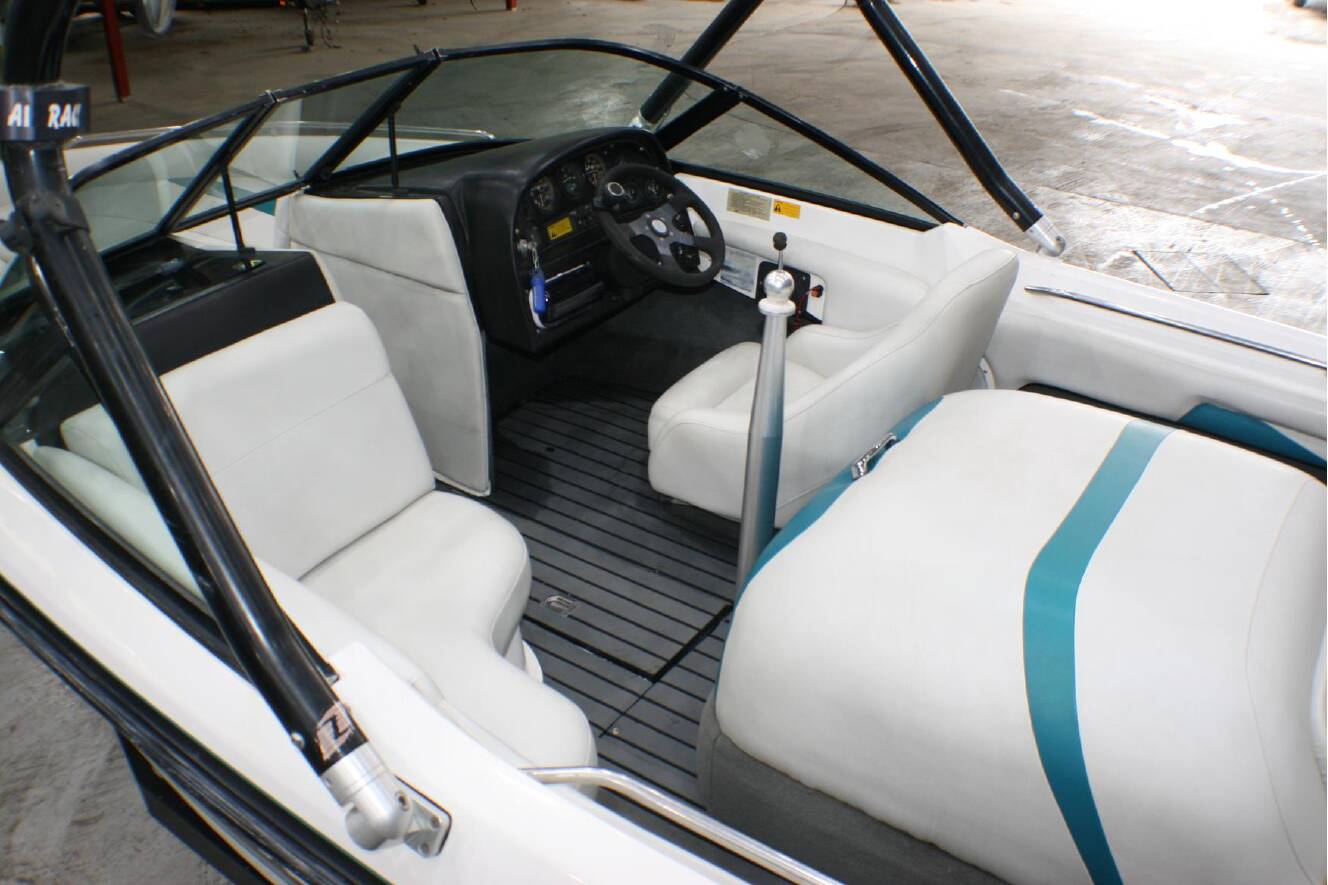 A photo of this 1993 Mastercraft 205 PROSTAR