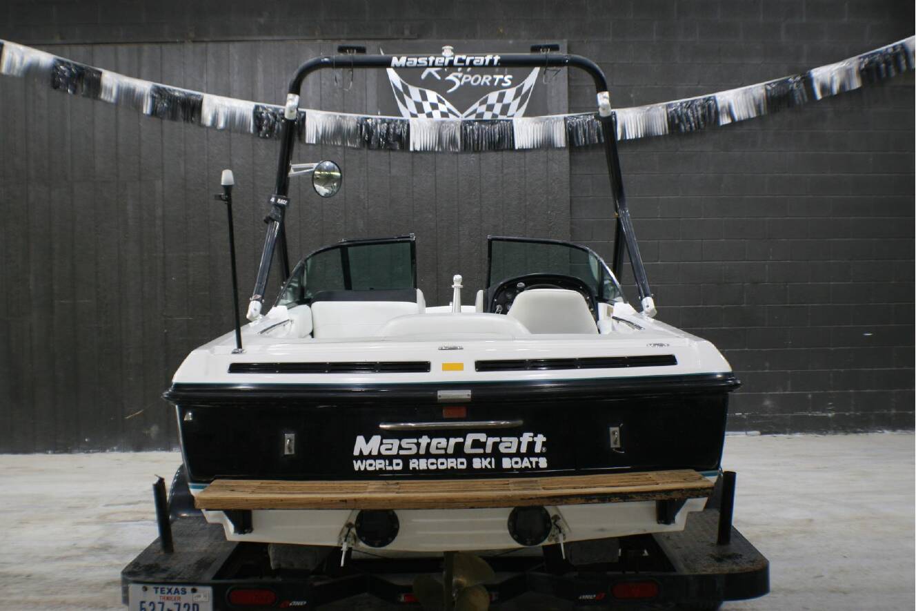 A photo of this 1993 Mastercraft 205 PROSTAR