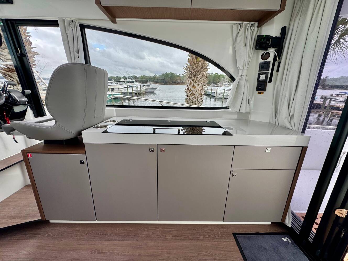 A photo of this 2025 Beneteau Antarès 11