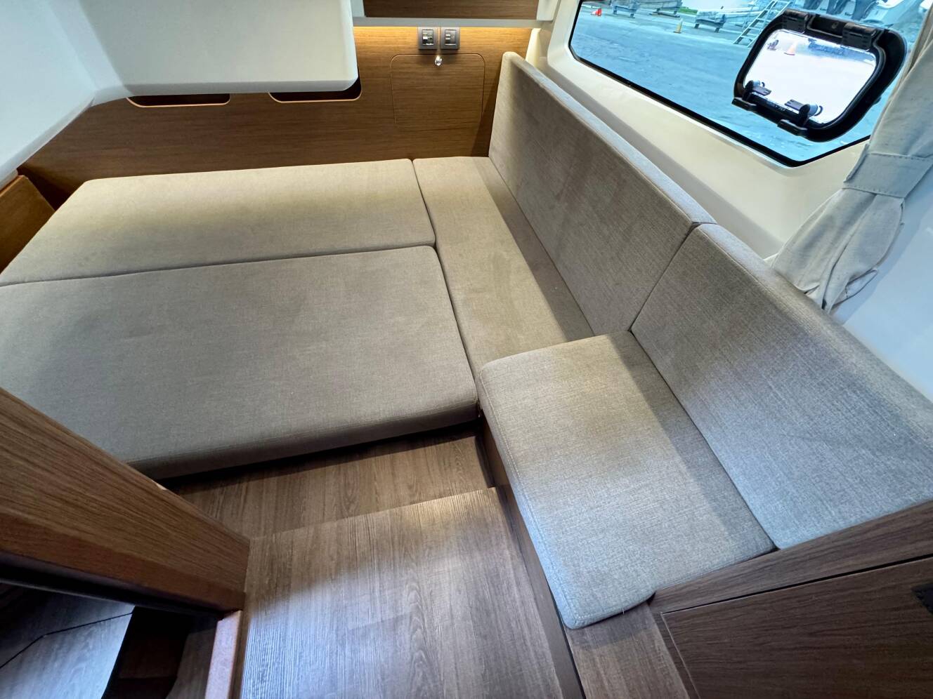 A photo of this 2025 Beneteau Antarès 11