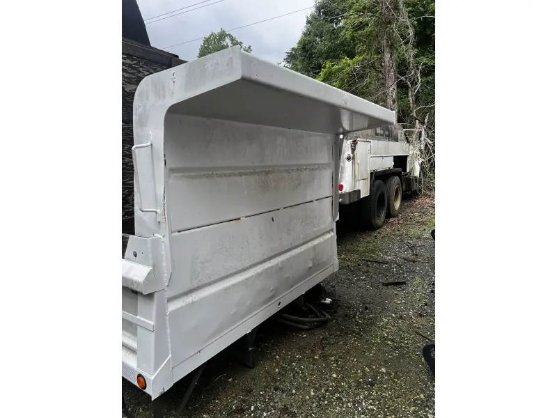 Dump bed bump bed