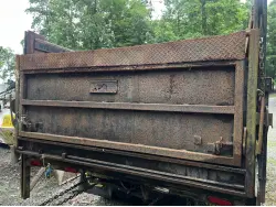 Dump bed dump bed