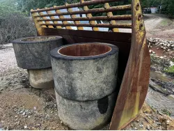 JOHN DEERE bucket and tires