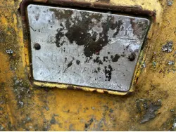 JOHN DEERE bucket and tires