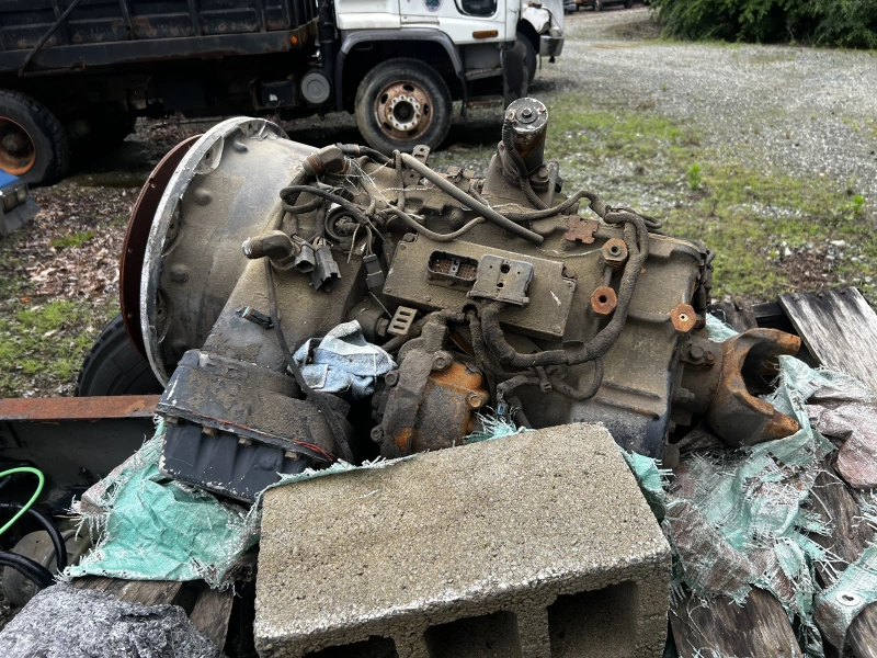 FREIGHTLINER transmission