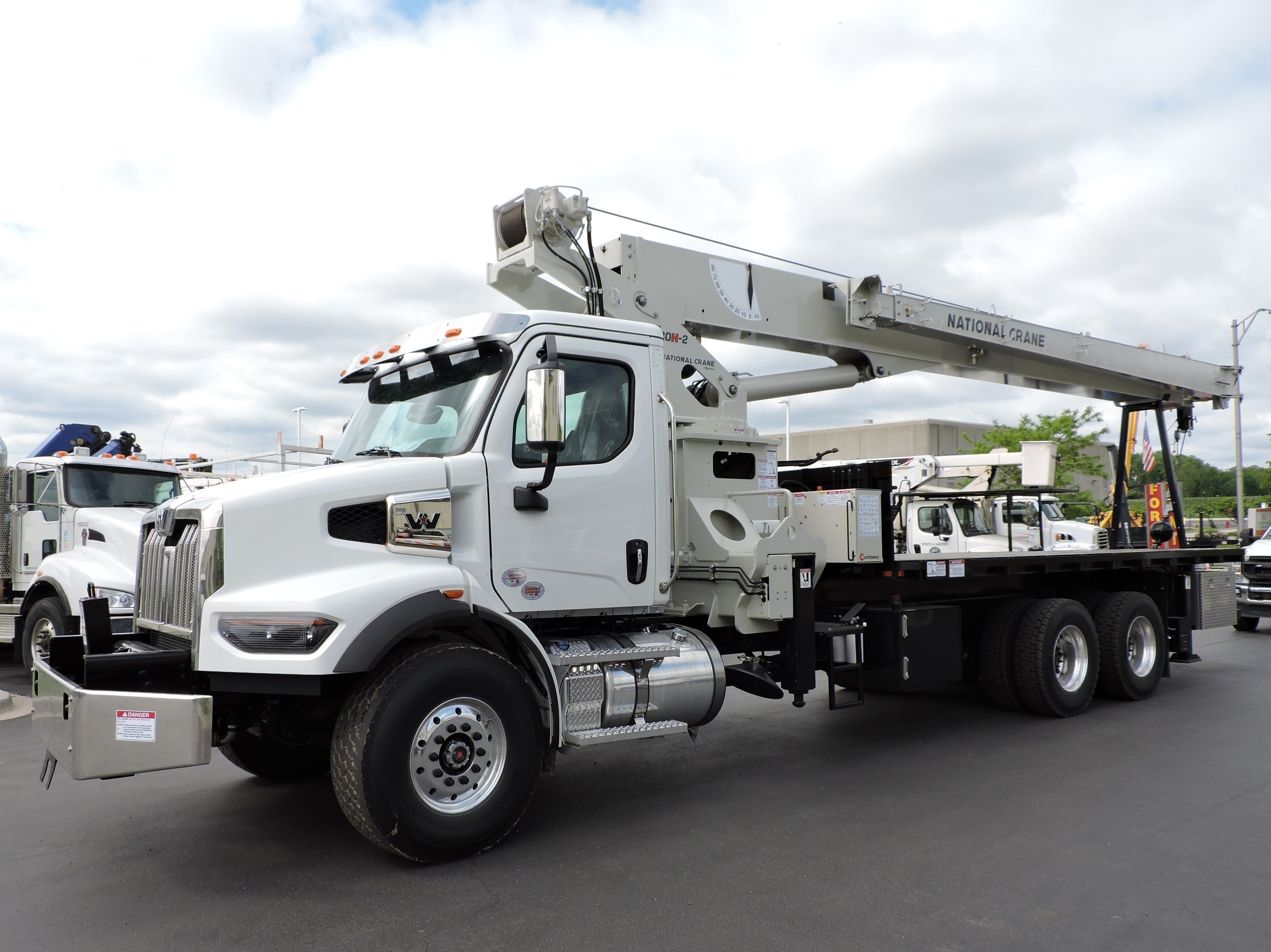 2026 NATIONAL CRANE NBT30H-2 in La Grange, IL