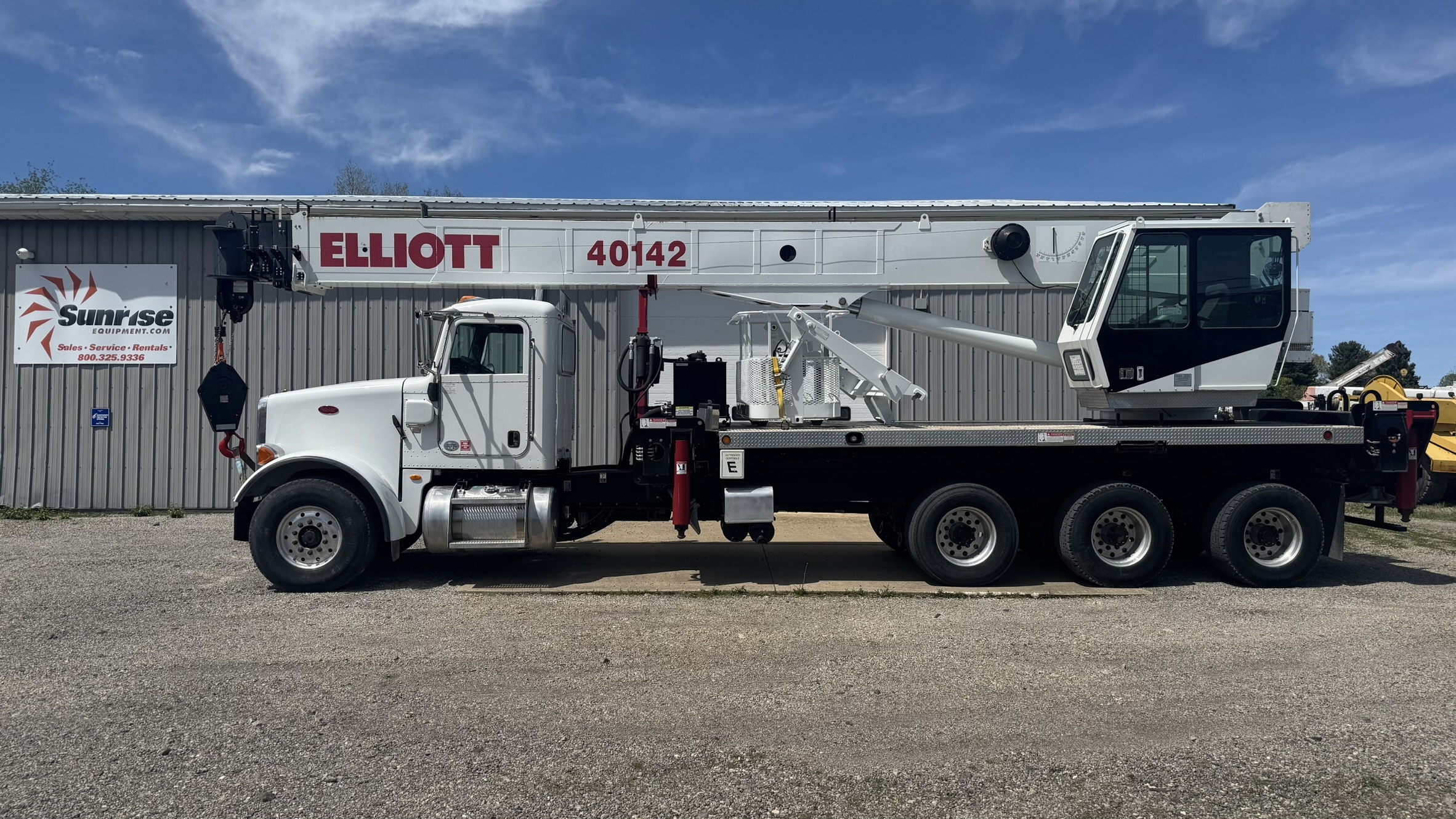 2016 ELLIOTT 40142 in Canton, OH