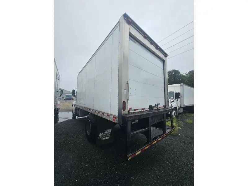 2018 HINO 268