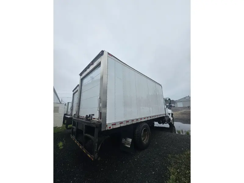 2018 HINO 268