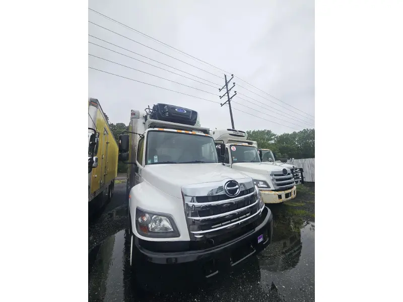 2016 HINO 268