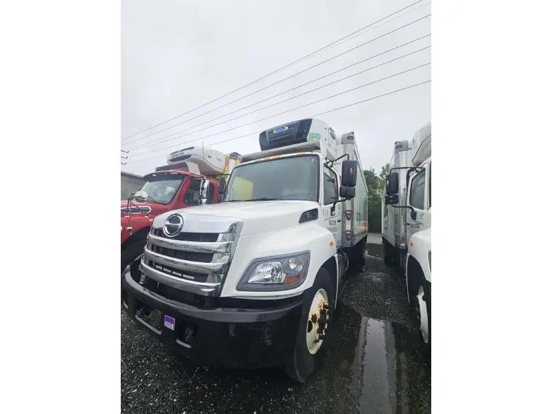 2016 HINO 268