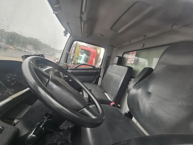 2016 HINO 268