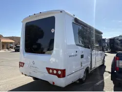 2020 LEISURE TRAVEL WONDER W24FTB