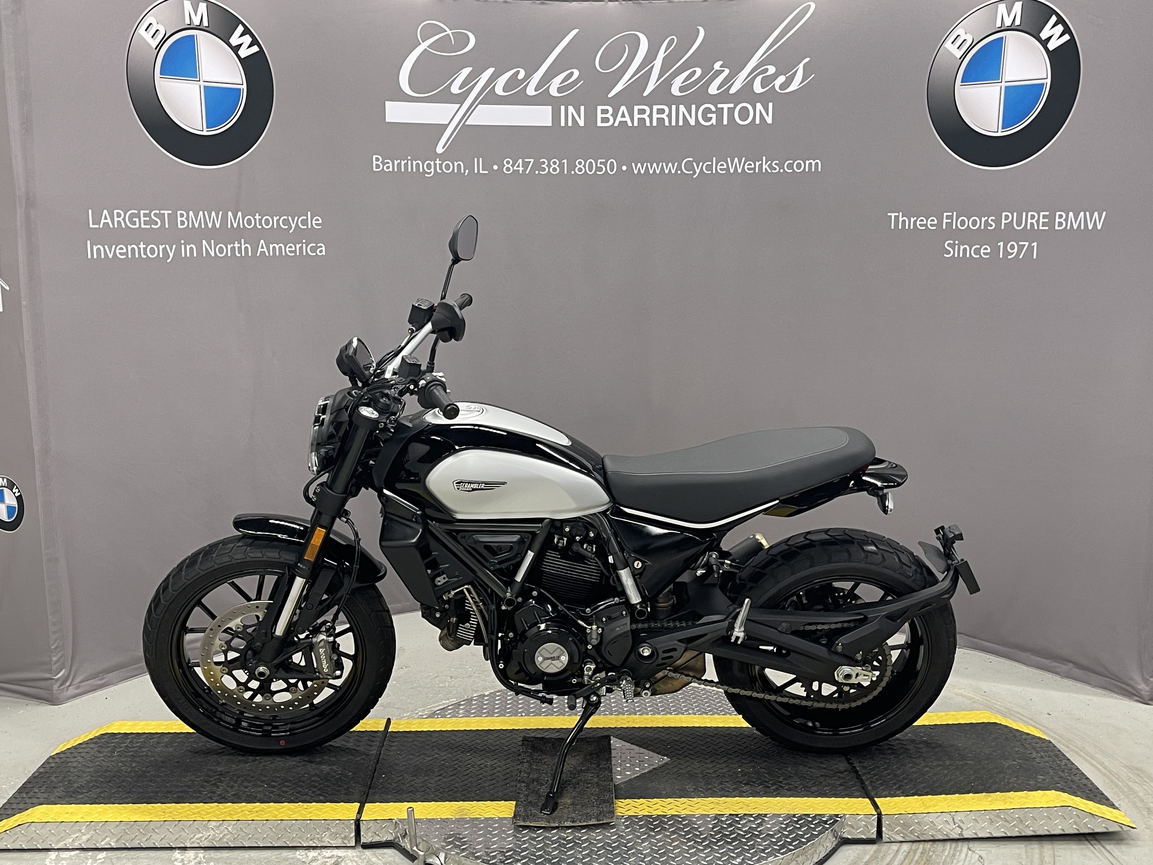 2024 Ducati SCRAMBLER ICON ICON in Barrington, IL