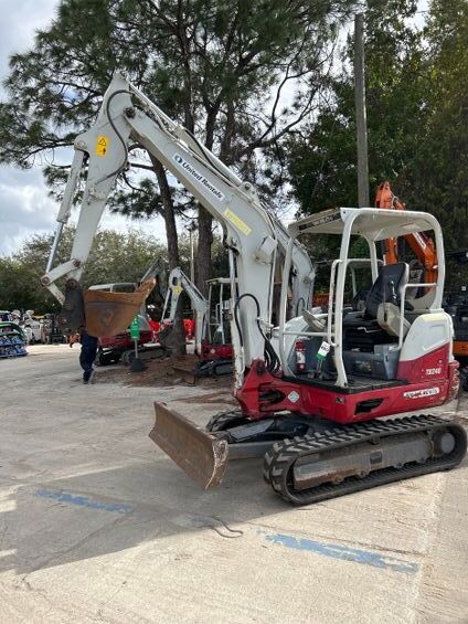 2018 TAKEUCHI TB240 in Alabaster, AL