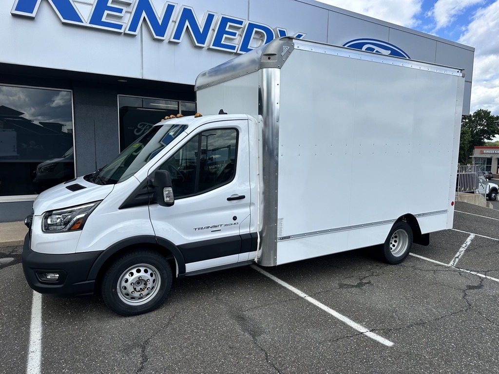2023 Ford Transit photo 2