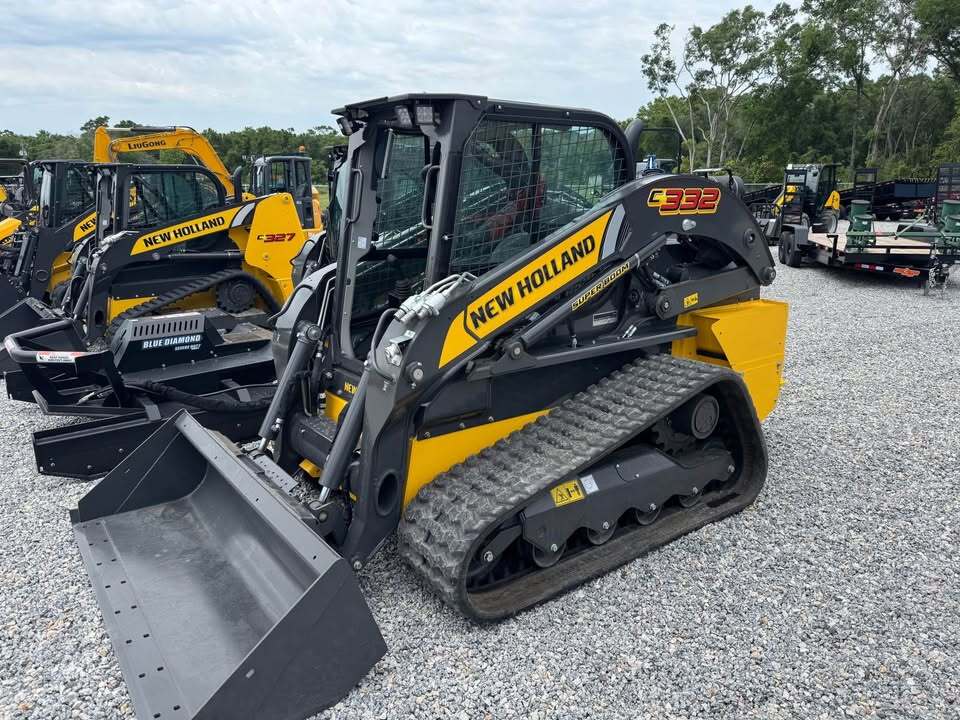 2025 NEW HOLLAND C332 Compact Skid steer in Chiefland, FL