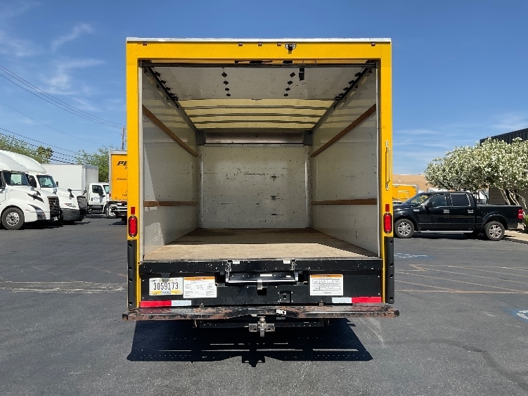2021 Gmc Savana 3500 Cutaway photo 8