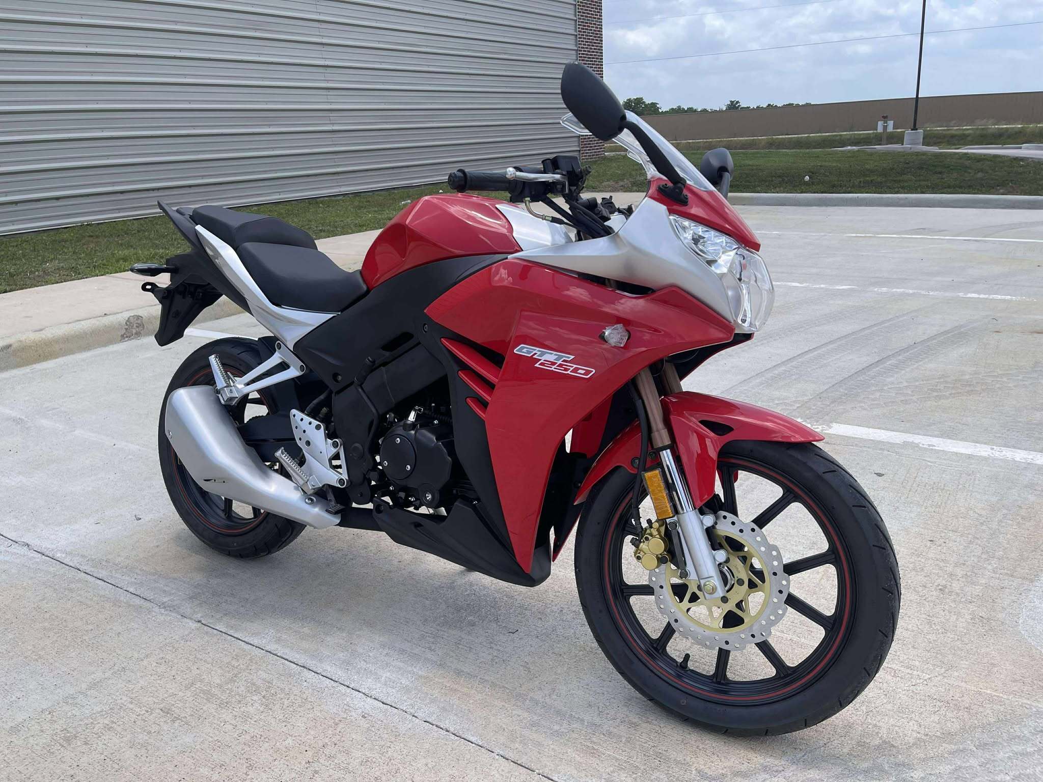 Red Sportbike Motorcycles For Sale Near Bloomington, Texas