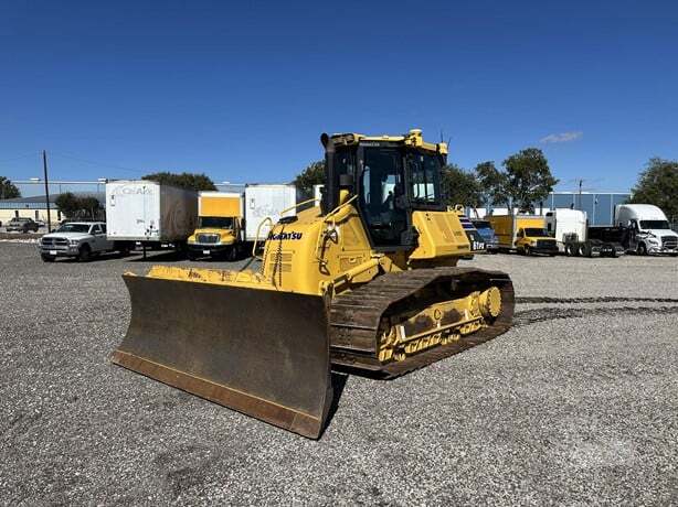 2022 KOMATSU D61PX-24 in Rhome, TX
