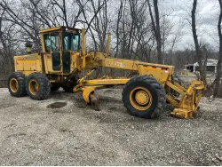 1985 JOHN DEERE 772