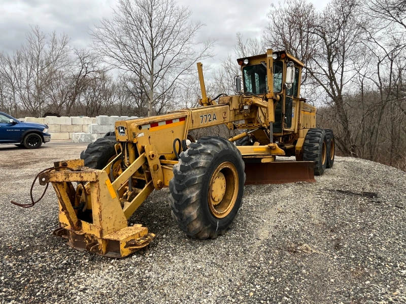 1985 JOHN DEERE 772