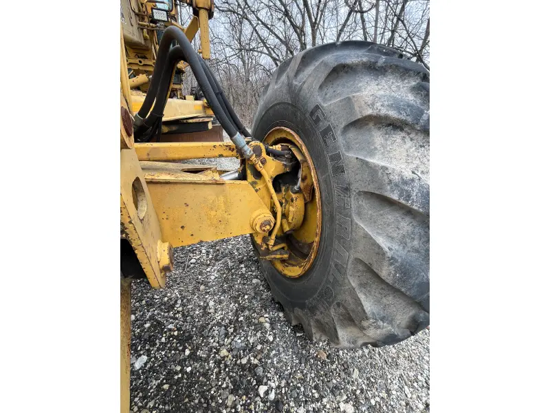 1985 JOHN DEERE 772