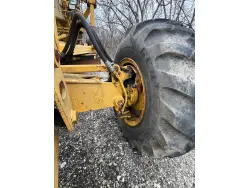 1985 JOHN DEERE 772