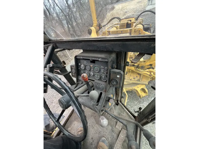 1985 JOHN DEERE 772