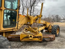 1985 JOHN DEERE 772