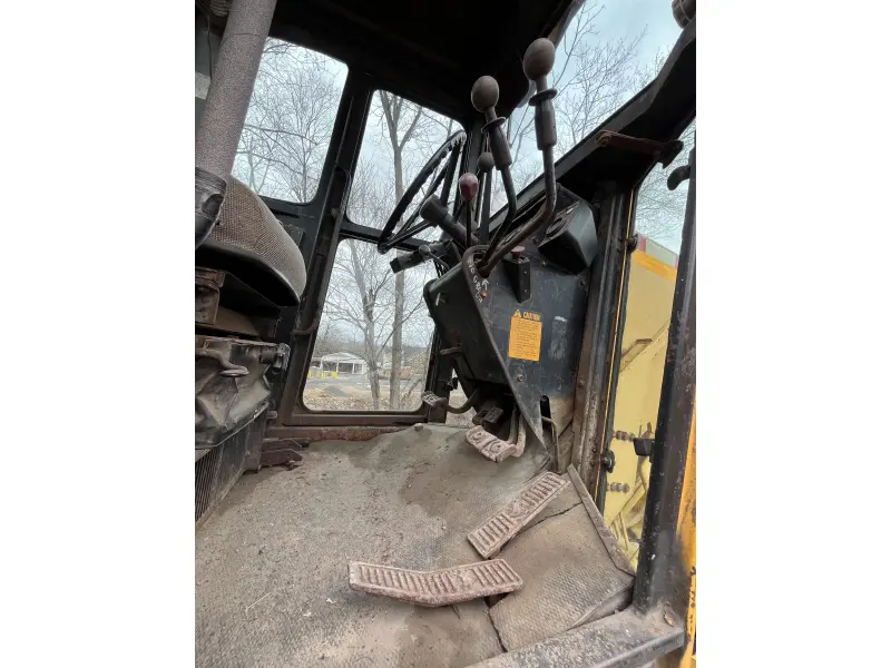 1985 JOHN DEERE 772